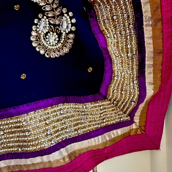 Georgette hand embroidered saree with blouse size 34-38 - Picture 2 of 7